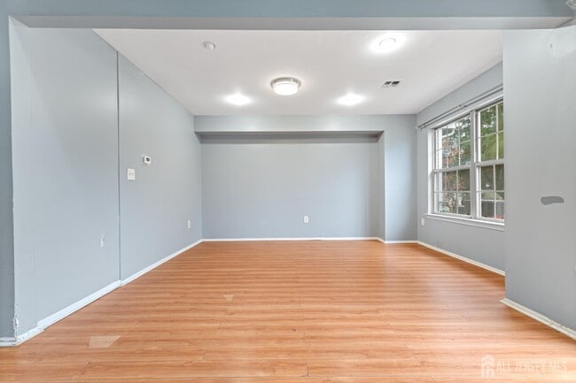 Building Photo - 155 Salem Rd