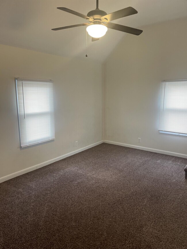 Building Photo - 638 Decatur Ave