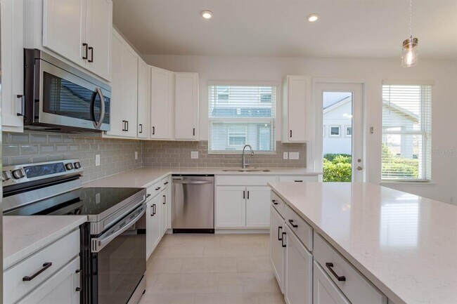 Building Photo - 6927 Nemours Pkwy