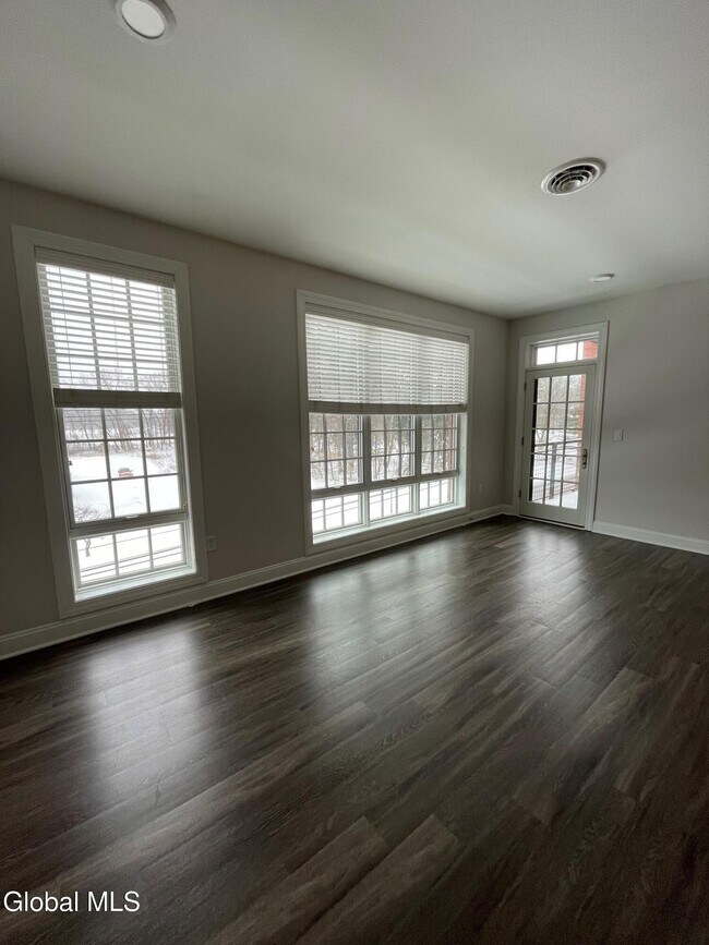 Building Photo - 130 Excelsior Ave