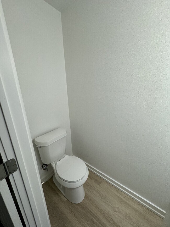 Building Photo - "Charming 1-Bedroom Haven with 1.5 Baths on Hines Avenue, Waco"