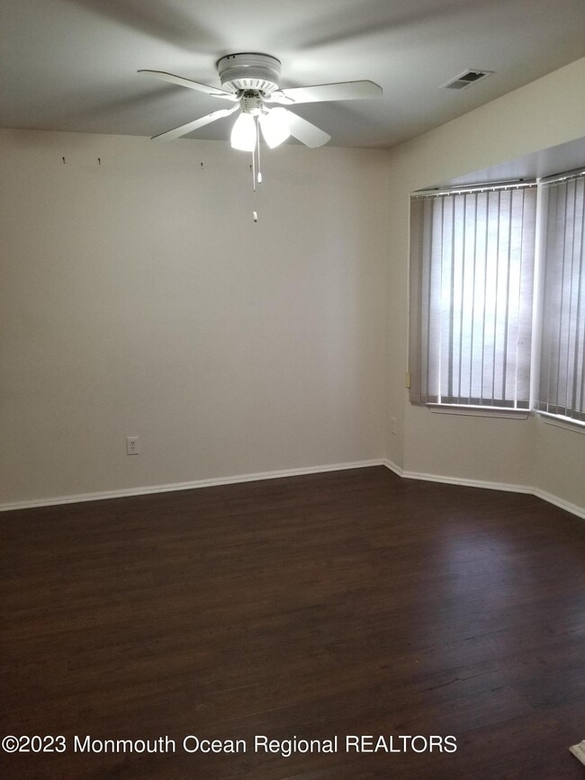 Building Photo - 408 Dorchester Way