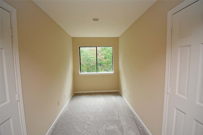Building Photo - 14003 Muirfield Village Dr