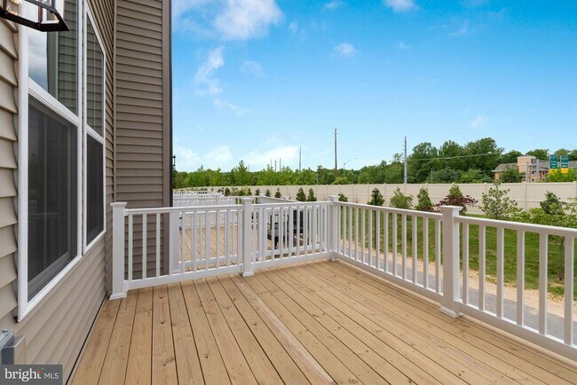 Building Photo - 289 Phoenix Dr