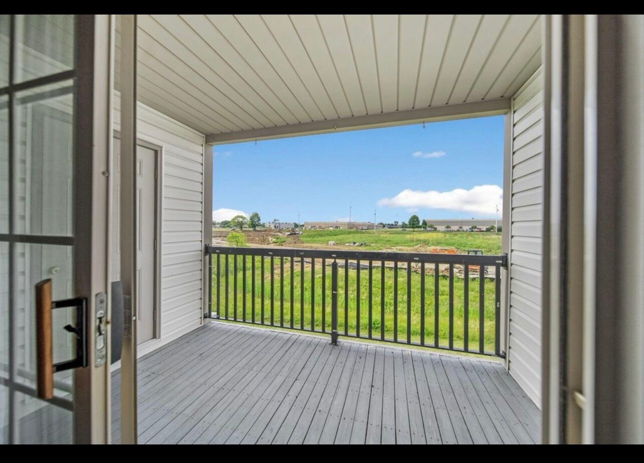 Building Photo - 785 Hidden Springs Dr