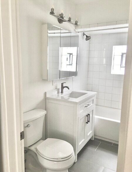 Building Photo - 3148 N Clifton Ave