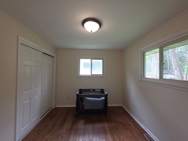 Building Photo - Move-In Ready Gem in the Heart of Forest Lake
