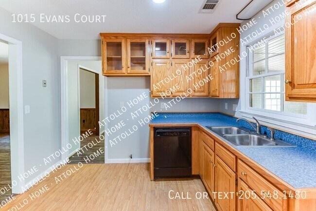 Building Photo - 1015 Evans Ct