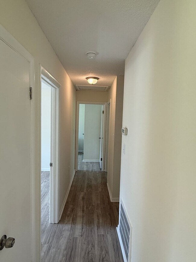 Building Photo - Richland Apartments Building B