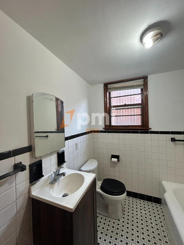 Building Photo - 1319 W 151st St