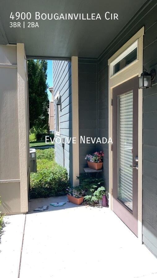 Building Photo - 4900 Bougainvillea Cir