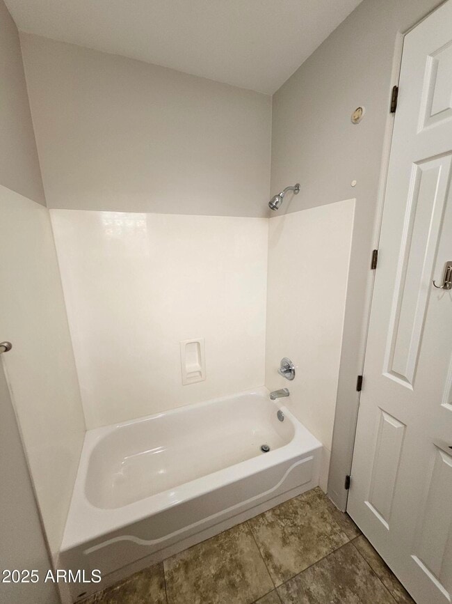 Building Photo - 11290 E Whitethorn Dr