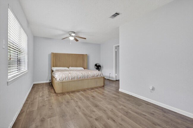 Building Photo - 7331 Misty Morning Dr