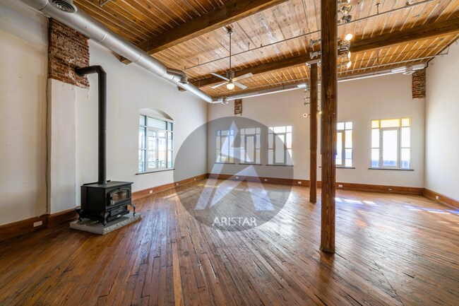 Building Photo - 161 Mangum St SW