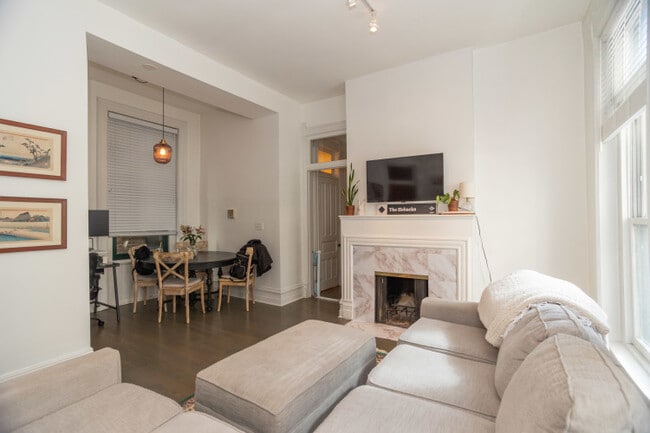 Building Photo - 801 N Wabash Ave