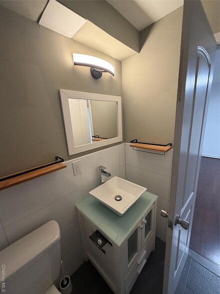 Building Photo - 28-88 Faber Terrace