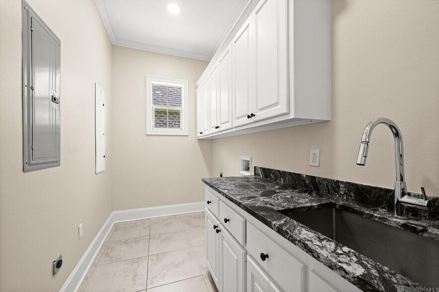 Building Photo - 19537 S Harrells Ferry Rd