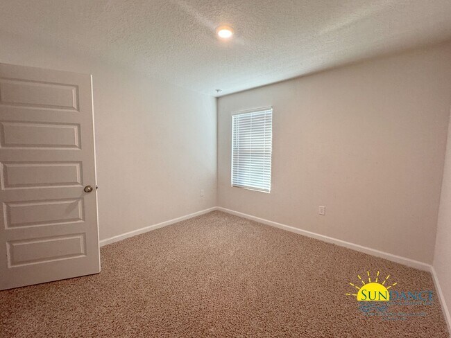 Building Photo - Beautiful 4 Bedroom Home in South Crestview!