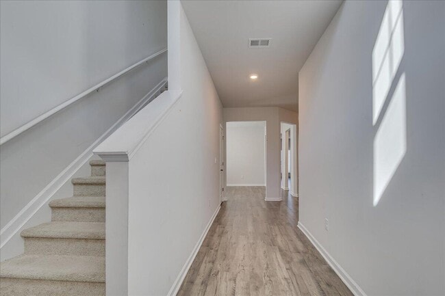 Building Photo - 1412 Deer Hollow Run