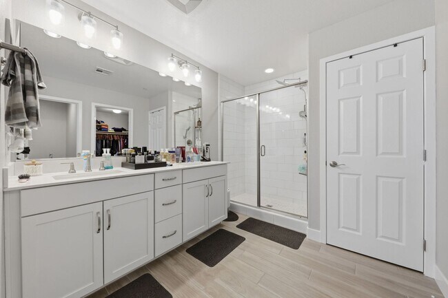 Building Photo - Elevated Living in Cadence – Model-Quality 3-Bedroom Home in Henderson’s Premier Master-Planned C...