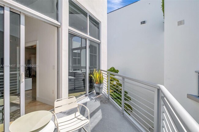 Building Photo - 2001 Meridian Ave