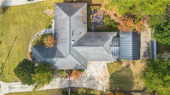 Building Photo - 465 Eastland Dr