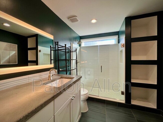 Building Photo - 126 Locust Ct