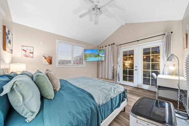 Building Photo - 13075 Old West Ave