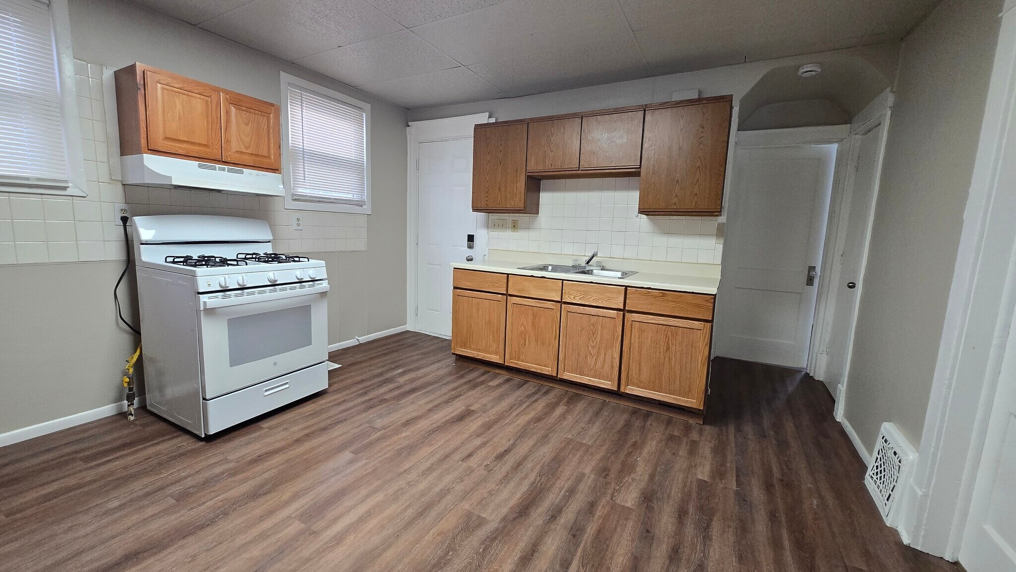 Building Photo - 3935 N 13th St