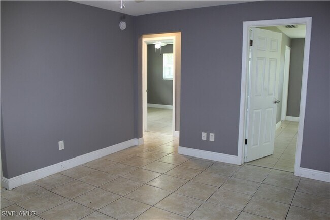 Building Photo - 334 Cape Coral Pkwy W