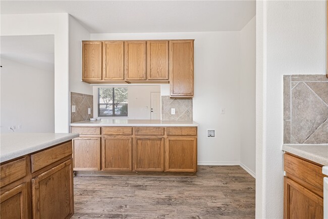 Building Photo - 8109 Verbank Villa