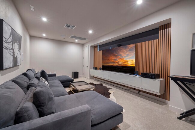 Building Photo - 609 Sleeping Dragon Dr