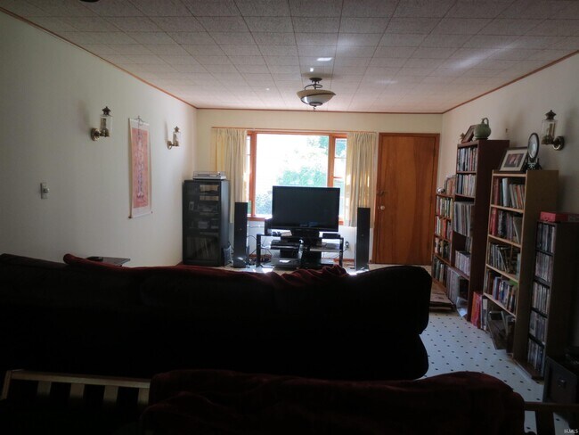 Building Photo - 108 Seneca Ln