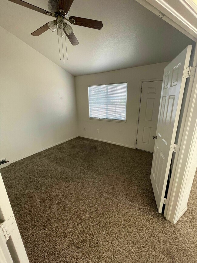 Bedroom 5 - Table Mountain Townhomes