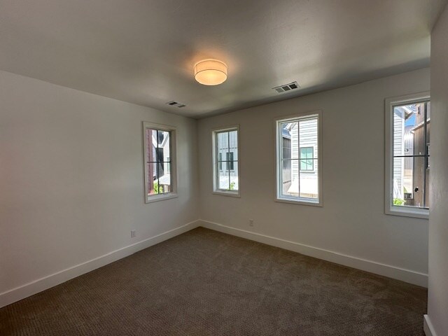 Building Photo - 916 Pedalers Ln
