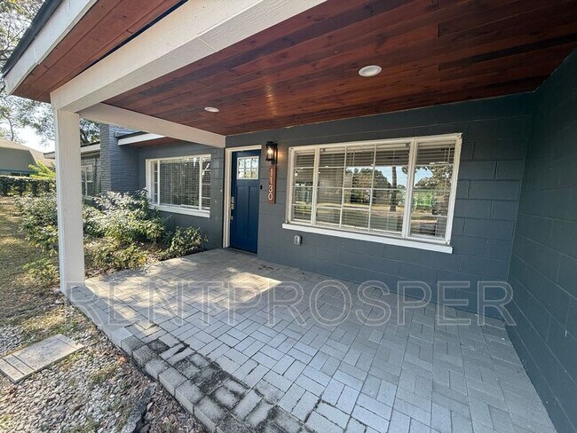 Building Photo - 1130 W Lake Brantley Rd