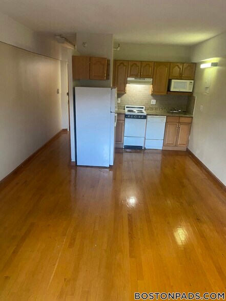 Building Photo - 1110 Commonwealth Ave