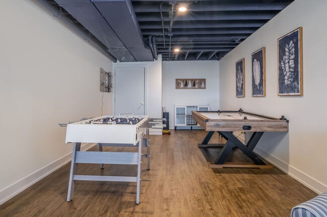 Building Photo - 184 Grand Ave