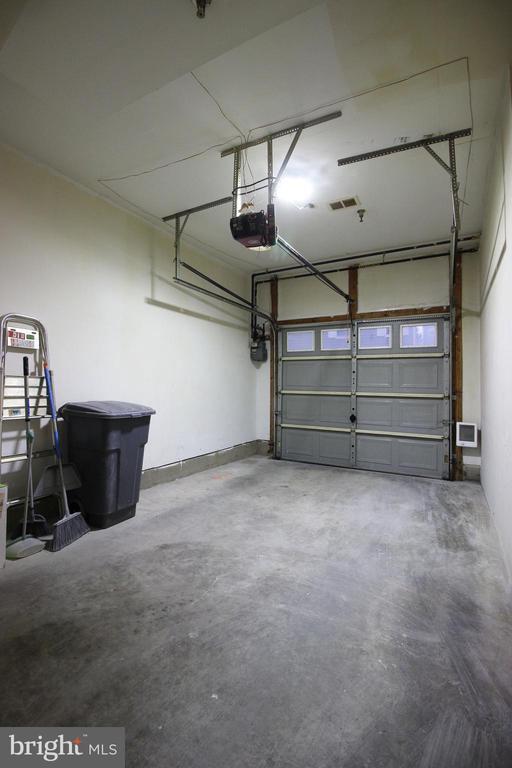 Building Photo - 141 Chevy Chase St