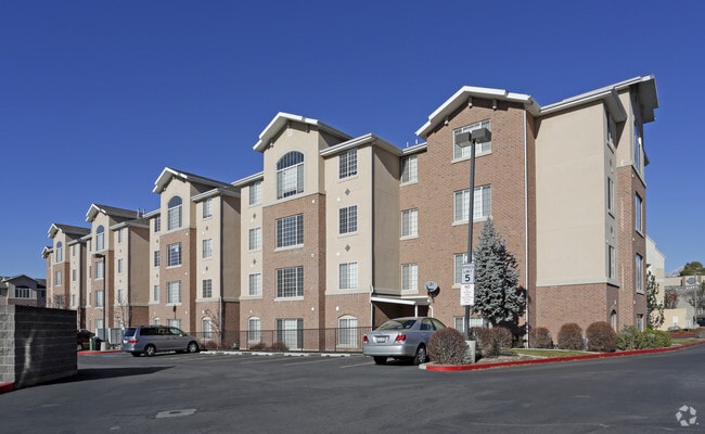 Building Photo - Ventana Student Housing