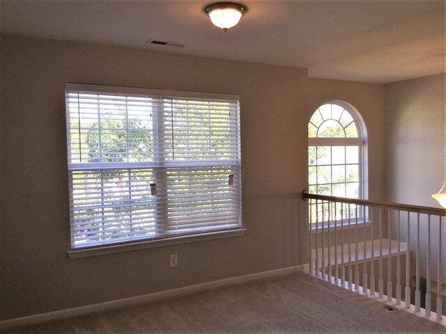 Building Photo - 5223 Sunriver Rd