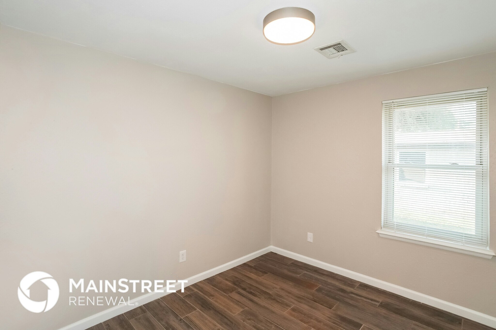 Building Photo - 8917 S Hillcrest Dr