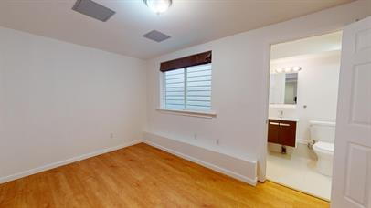 Building Photo - Spacious 6BR/5BA Single-Family Home in Par...