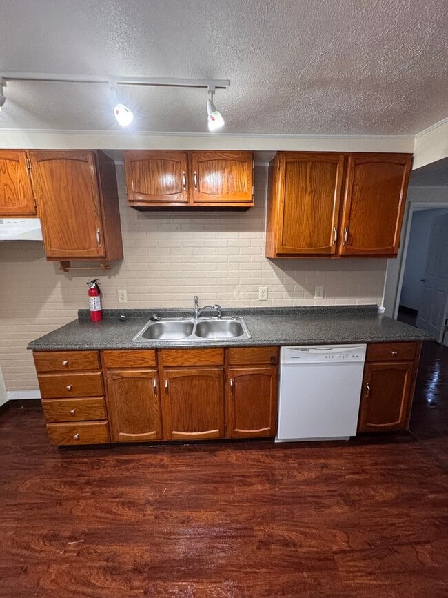 Building Photo - 127 N Roanoke Ave