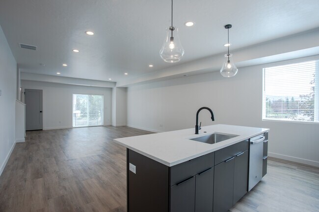 Great room - 493 W 620 N