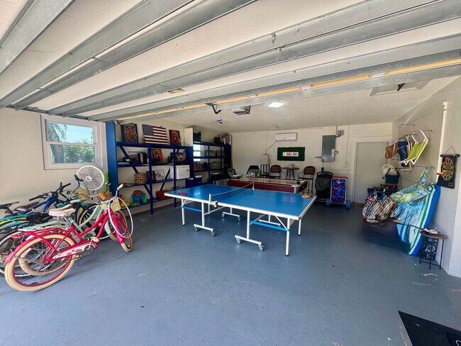 Building Photo - 366 W Osceola Ln