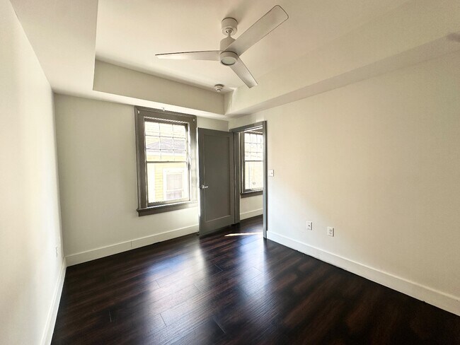 Building Photo - Modern 1-Bed Near Tulane/City Park with In-Unit Laundry & Off-Street Parking