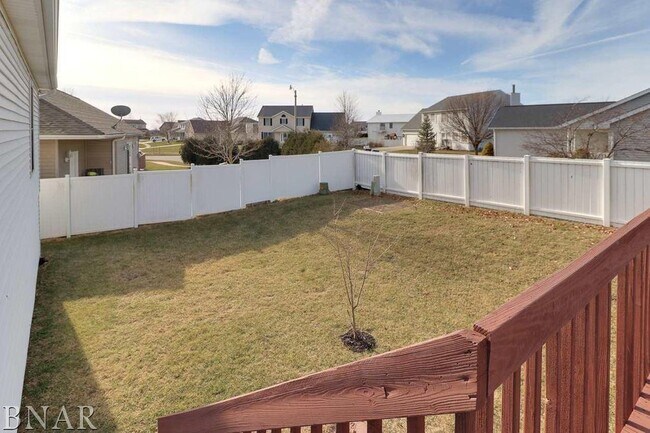 Building Photo - Stunning 4 Bed/3Bath Bi Level