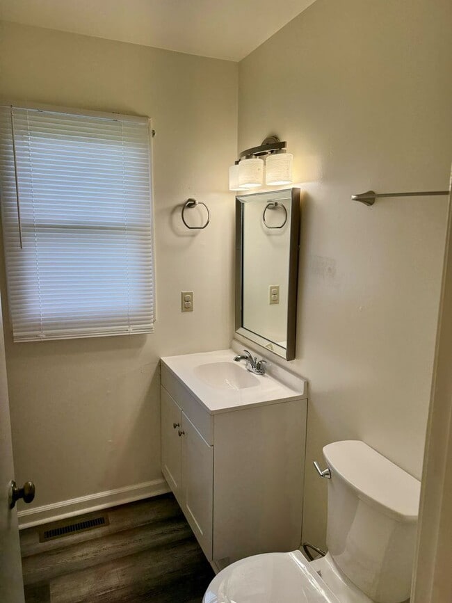 Building Photo - Fully Updated Duplex in Blacksburg