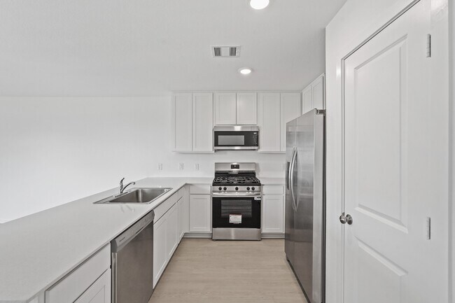 Building Photo - 26931 Feather Reed Dr